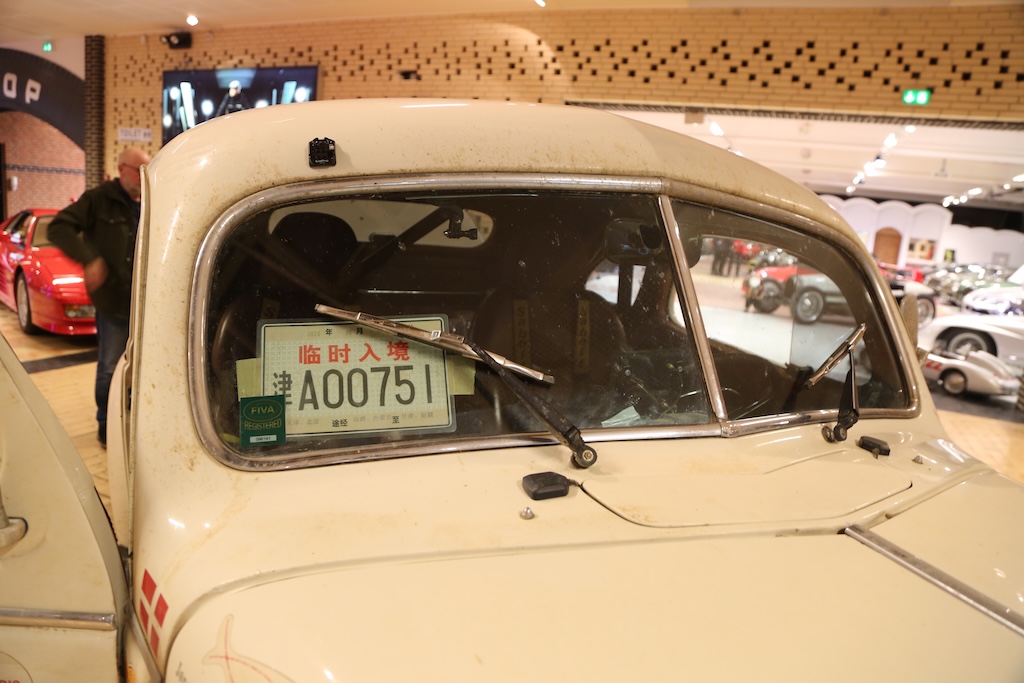 “Med Peking i bakspejlet” eller “Driving the impossible in a Dodge Coupe 1939”
(Foto: Motorsporten.dk)